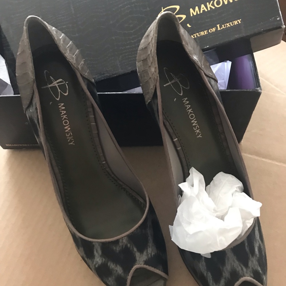 B Malkowsky new Peep toe platform stiletto nib 8.5m